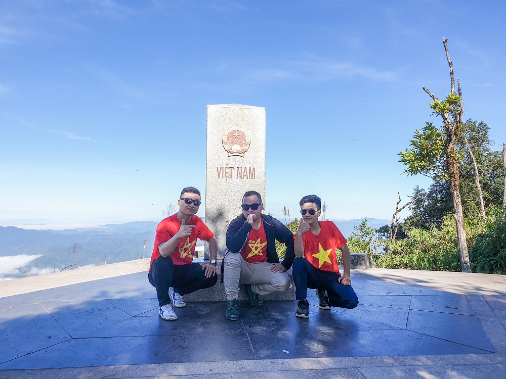 Cot moc cuc tay viet nam 2 - VƯỢT 700 KM ĐẾN CỰC TÂY VIỆT NAM, KHÁM PHÁ NƠI DUY NHẤT GIÁP VỚI CẢ LÀO VÀ TRUNG QUỐC