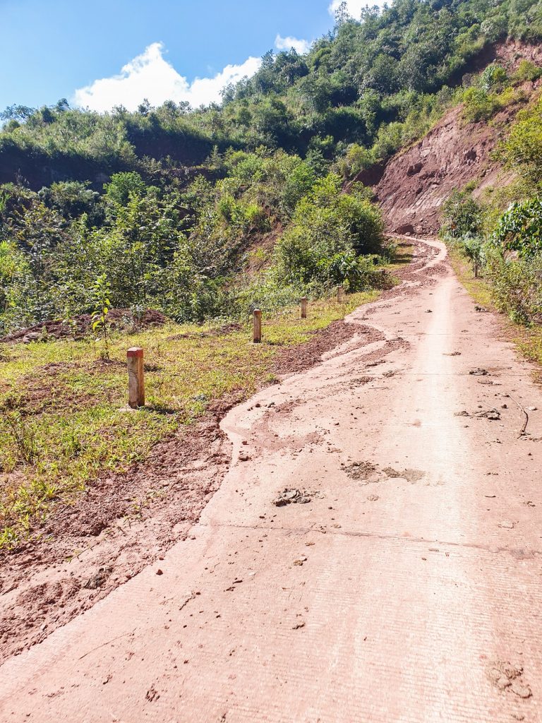 Duong ra cot moc cuc tay viet nam 2 768x1024 - VƯỢT 700 KM ĐẾN CỰC TÂY VIỆT NAM, KHÁM PHÁ NƠI DUY NHẤT GIÁP VỚI CẢ LÀO VÀ TRUNG QUỐC