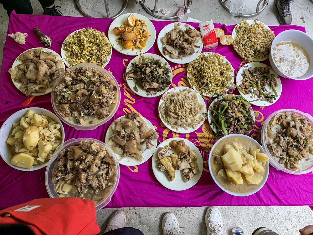 Dam cuoi nguoi mong 2 tour xe may ha giang - 10 TRẢI NGHIỆM ẤN TƯỢNG NHẤT PHẢI THỬ TRONG TOUR XE MÁY HÀ GIANG CÙNG THỔ ĐỊA