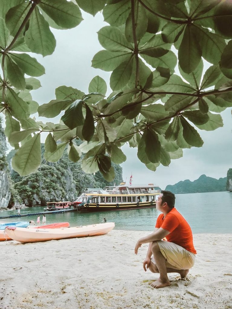 Bai-bien-castaway-island-du-lich-cat-ba