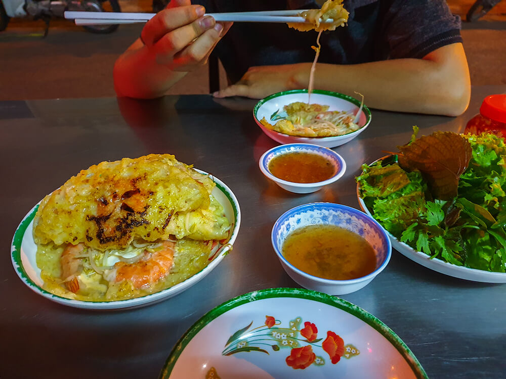 35 TRẢI NGHIỆM KHÔNG THỂ BỎ QUA KHI ĐẶT CHÂN TỚI PHÚ YÊN, NHẤT ĐỊNH PHẢI THỬ 3 ĐIỀU NÀY! Banh xeo du lich phu yen - 35 TRẢI NGHIỆM KHÔNG THỂ BỎ QUA KHI ĐẶT CHÂN TỚI PHÚ YÊN, NHẤT ĐỊNH PHẢI THỬ 3 ĐIỀU NÀY!