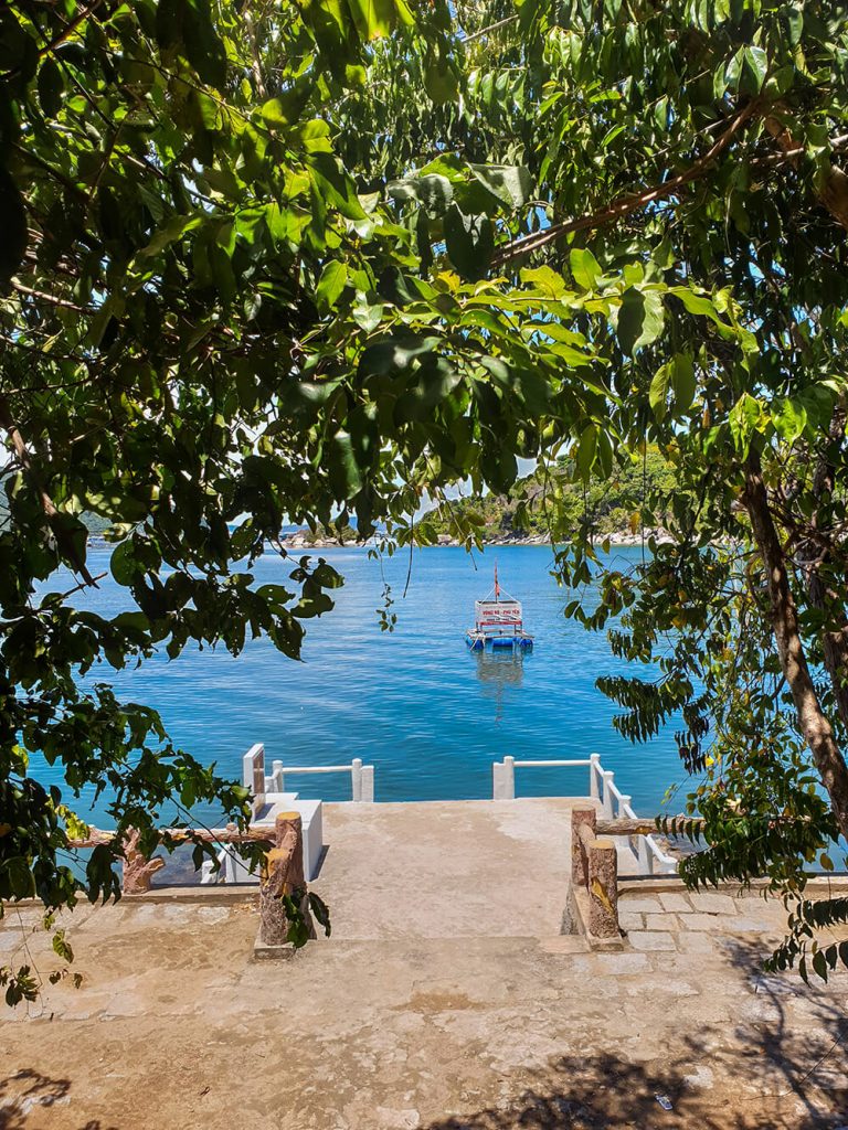 AI RỒI CŨNG PHẢI QUAY LẠI PHÚ YÊN THÔI – PHÚ YÊN TỪ A ĐẾN Ă Ben tau khong so review phu yen 768x1024 - AI RỒI CŨNG PHẢI QUAY LẠI PHÚ YÊN THÔI – PHÚ YÊN TỪ A ĐẾN Ă